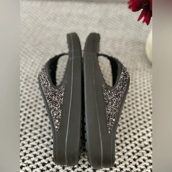 Crocs Glitter Flip Flop Sandals Black Casual Comfort Summer Bling Size 9 - Picture 6 of 9